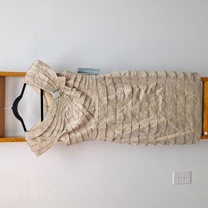 London Times NWT Champagne Shimmery Tiered Dress Size 8